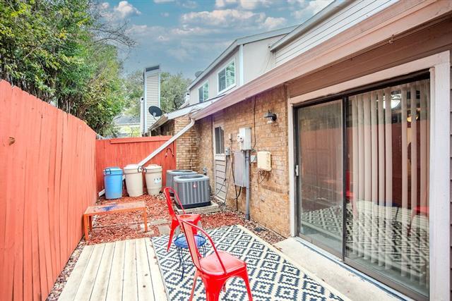 Foto del edificio - 2724 Meadowstone Ct