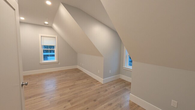 Foto del edificio - 122 Kenrick St