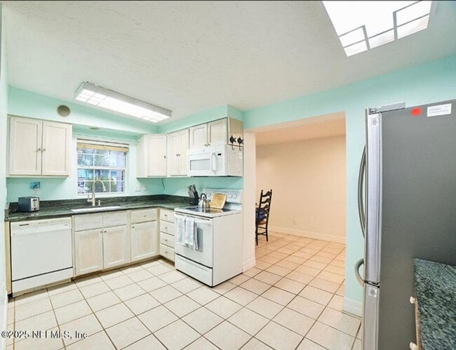Foto del edificio - 819 4th Ave N