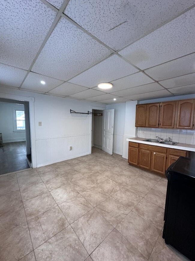 Building Photo - 787 Keating St