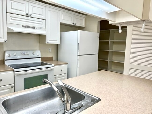 Building Photo - Royal Palm at Waipio - 1 Bedroom 1 Bath 1 Assigned Parking Townhome for $1,900