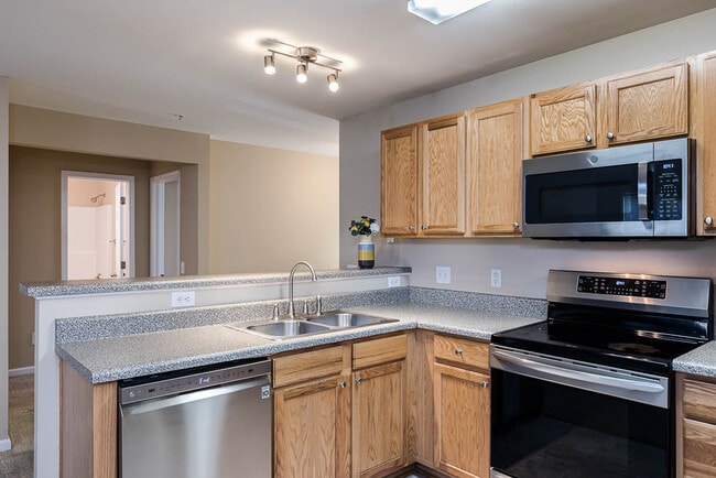 Building Photo - 1801 Trailwood Heights Ln