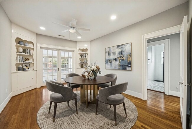 Building Photo - 2408 White Oak Dr