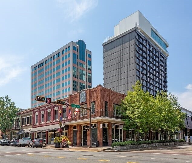 Shops at the corner of Park Avenue and Monroe Street