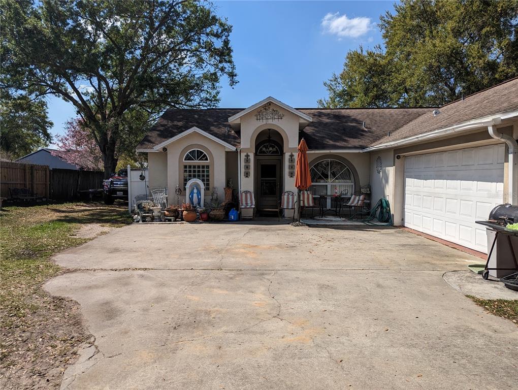 Foto principal - 1850 Lakewood Dr