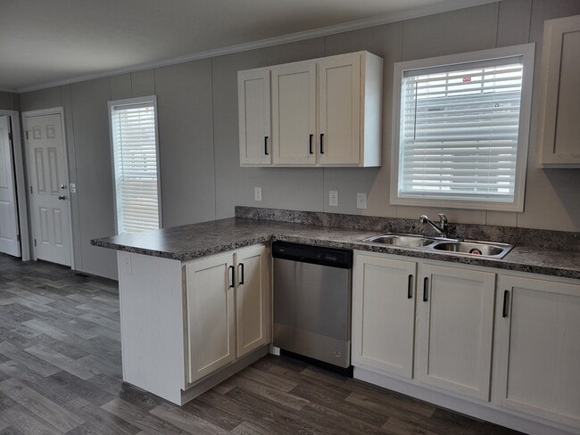 Building Photo - 15852 Croatia Dr