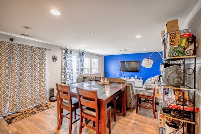 Foto del edificio - 2619 Candleberry Way