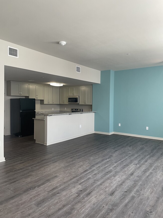 Building Photo - 1321 Lofts