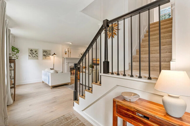 Foto del edificio - 612 Shadycrest Ln
