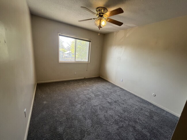 Building Photo - 320 Landing