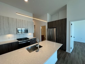 Building Photo - 144 N Aberdeen St