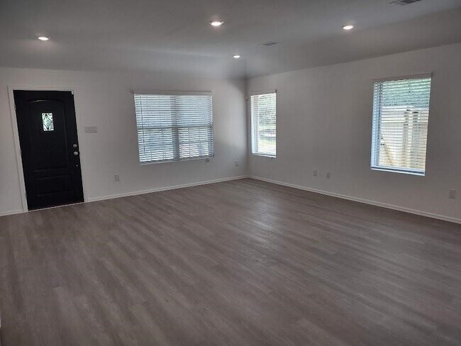 Building Photo - 1420 Cantabria Ct