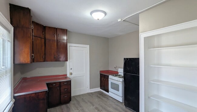 Foto del edificio - 827 W Jefferson St