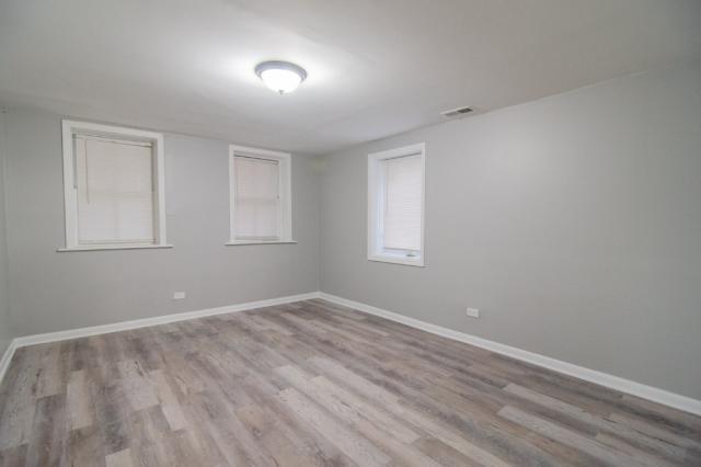Building Photo - 1 bedroom in BERWYN IL 60402