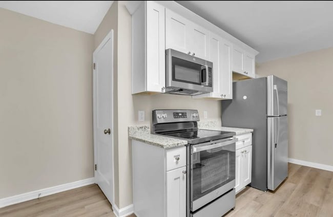 Building Photo - 2527 Judson Ave