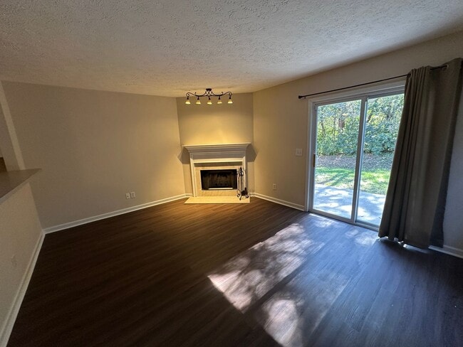 Building Photo - 2 Bed 2.5 Bath Townhome In Nashboro Villag...