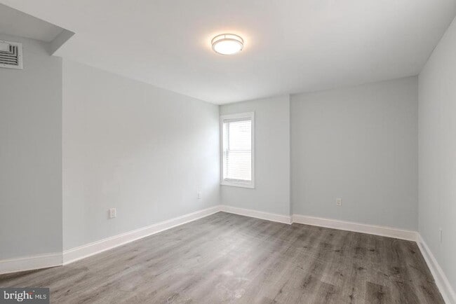 Foto del edificio - 610 E 9th St