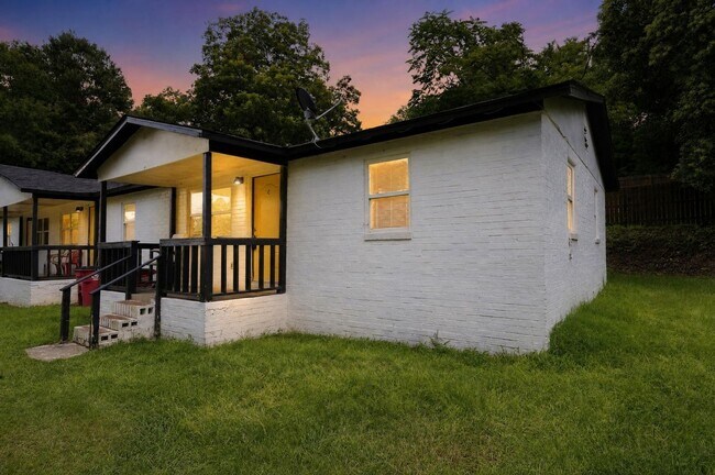 Foto del edificio - 1626 Telfair St Ln