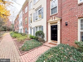 Building Photo - 8860 Mansion View Ct Building Photo - 8860 Mansion View Ct