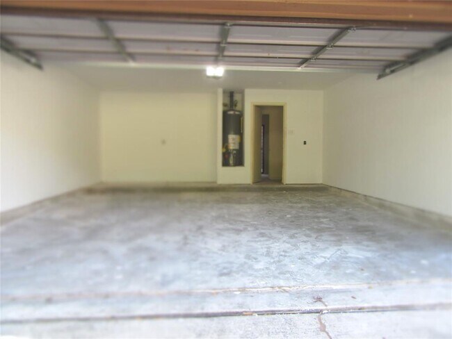 Building Photo - 1618 Bradney Dr