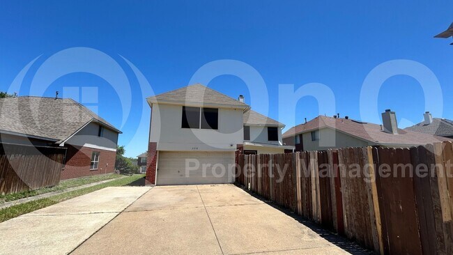 Foto del edificio - 2210 Elm Falls Pl