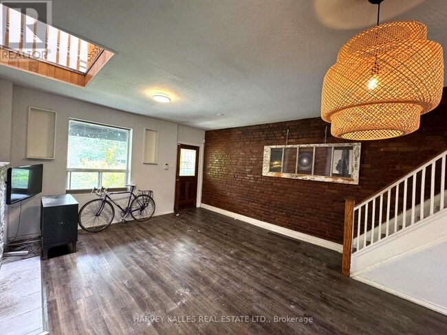 Building Photo - 280 Albany Ave