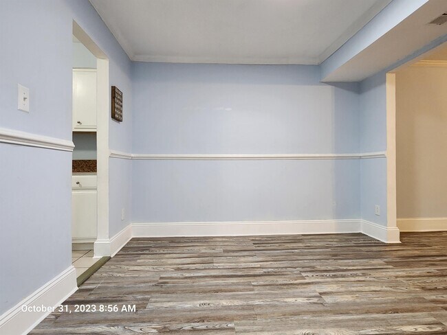 Foto del edificio - 3383 Lakecrest Rd