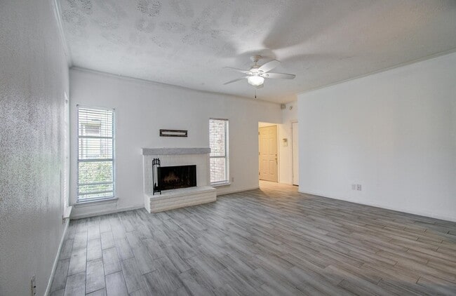 Building Photo - 716 Bering Dr