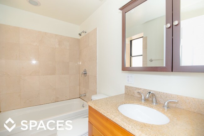 Building Photo - 3007 W Gunnison St