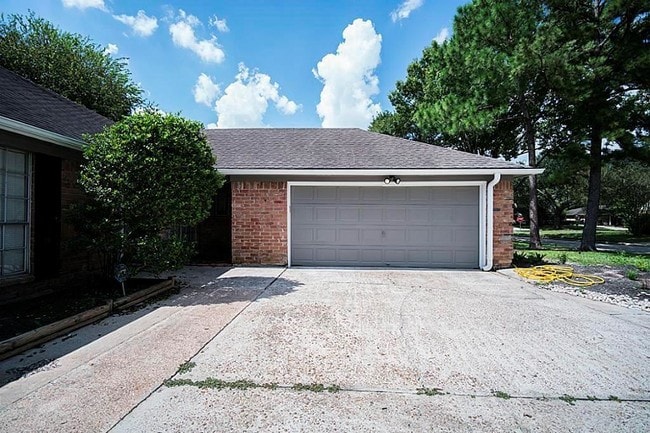 Building Photo - 13419 Pantano Dr
