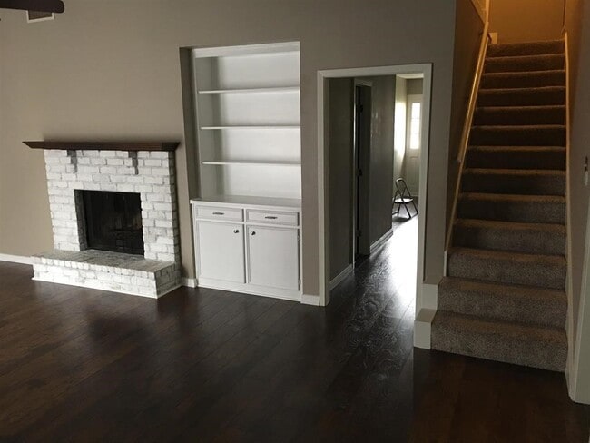 Foto del edificio - 5750 Townhouse Ln
