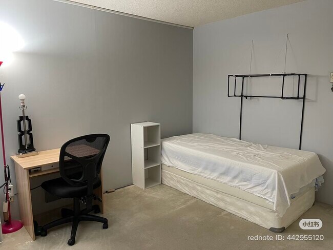 Foto del edificio - 4540 8th Ave NE