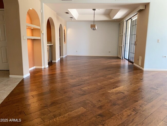 Building Photo - 8100 E Camelback Rd