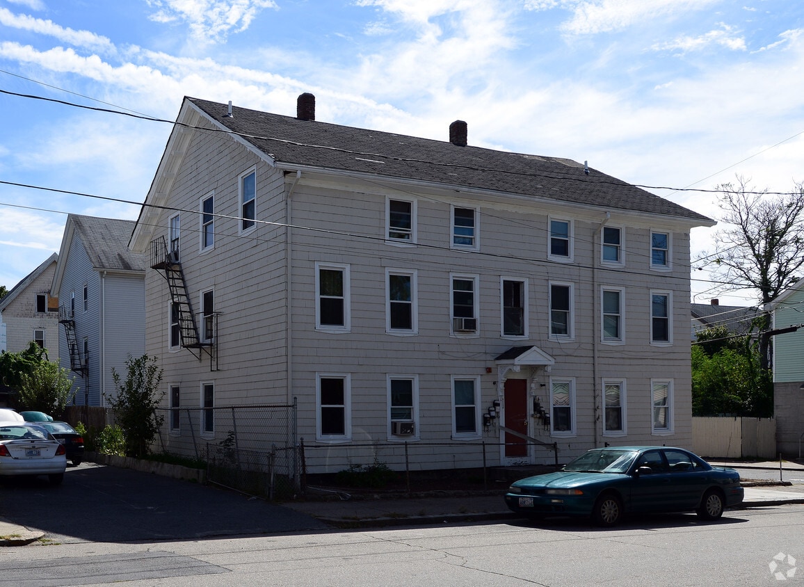 50 Garfield St, Central Falls, RI 02863 Apartments in Central Falls