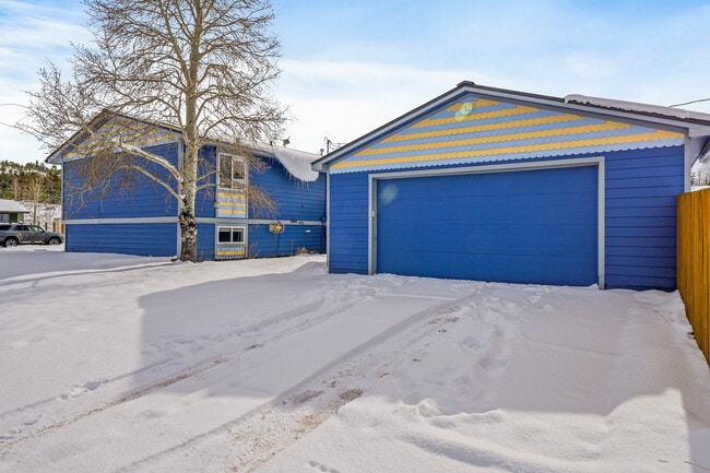 Building Photo - 461 Cascade Cir