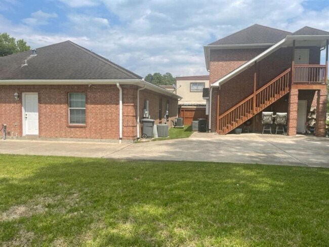 Foto del edificio - 702 Staitti St