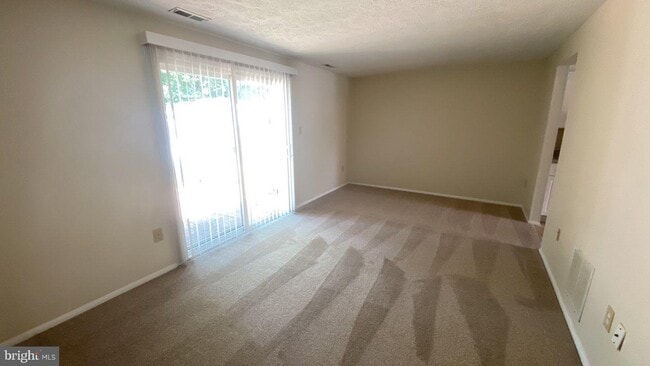 Building Photo - 6024 Cedar Wood Dr