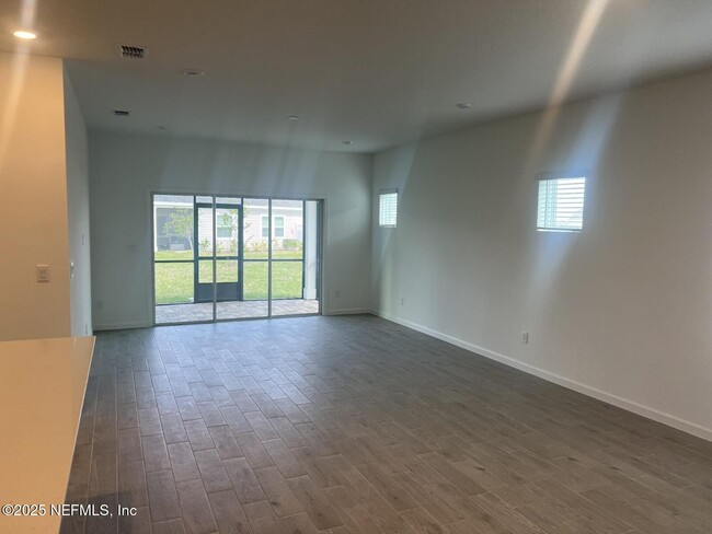 Building Photo - 235 SIMONSON