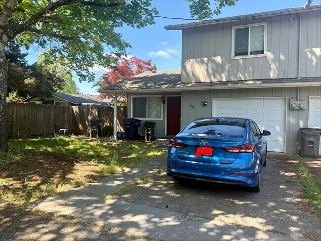 Building Photo - Nice Two Bedroom Duplex In Bethel Area