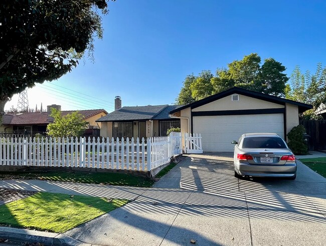 Foto del edificio - 2365 Fallingtree Dr