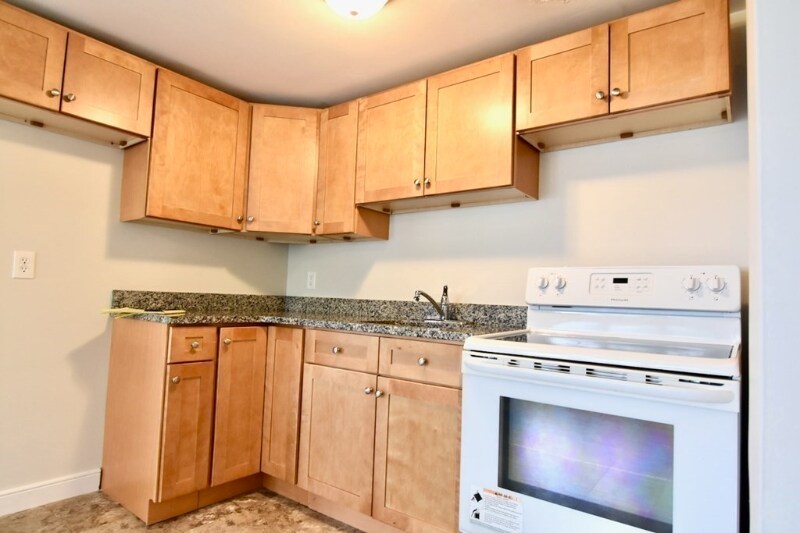 90 E Squantum St Unit 2, Quincy, MA 02171 Room for Rent in Quincy