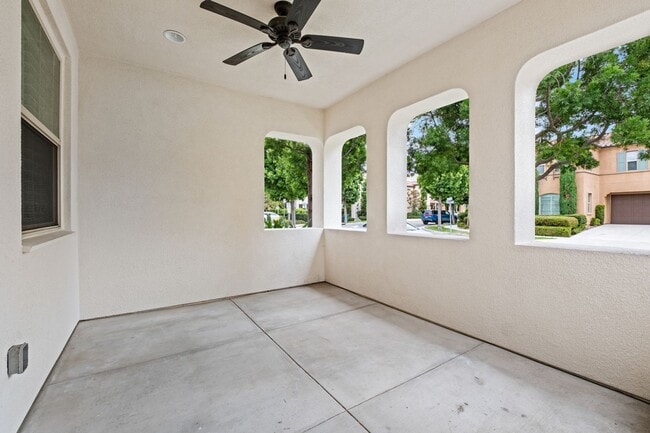 Building Photo - Beautiful 3 Bed, 3 Bath Home in Desirable Portola Springs