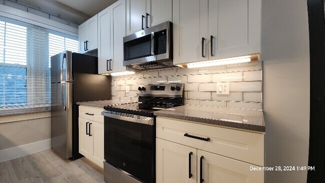 Foto del edificio - 813 Westwood Dr