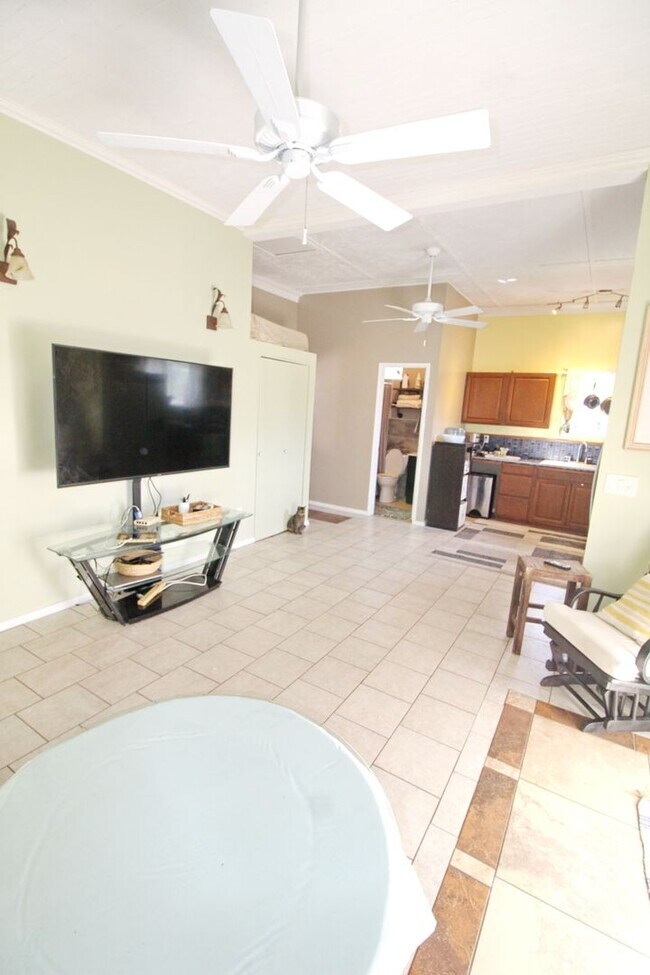 Foto del edificio - Remodeled Furnished 2 bed / 2 Bath Ohana in Waiehu - Includes Most Utilities