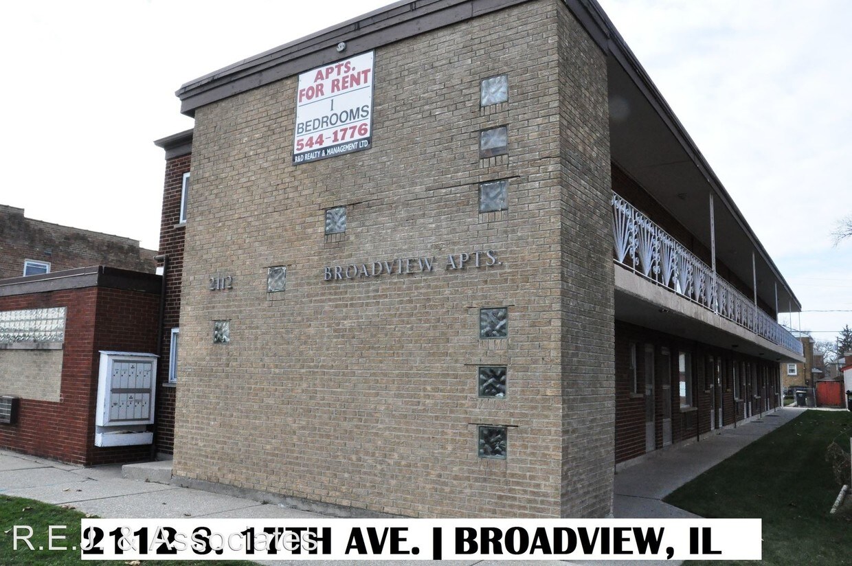 2112 S 17th Ave, Broadview, IL 60155 Room for Rent in Broadview, IL