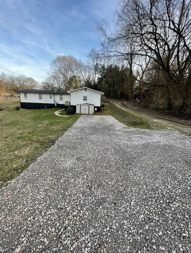 Building Photo - 3009 Cox Ln