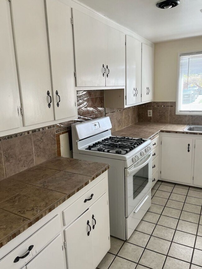 Building Photo - Nice 3 Bedroom West Valley Family Home