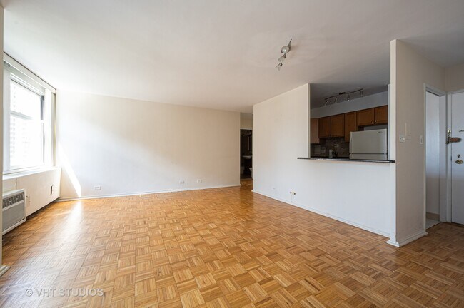 Building Photo - 30 E Elm St