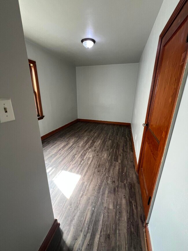 Foto del edificio - 4901 S Packard Ave