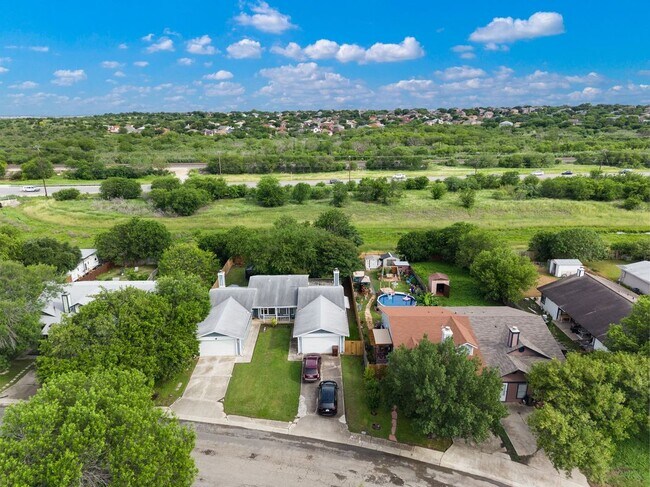 Foto del edificio - 8317 Forest Ridge Dr